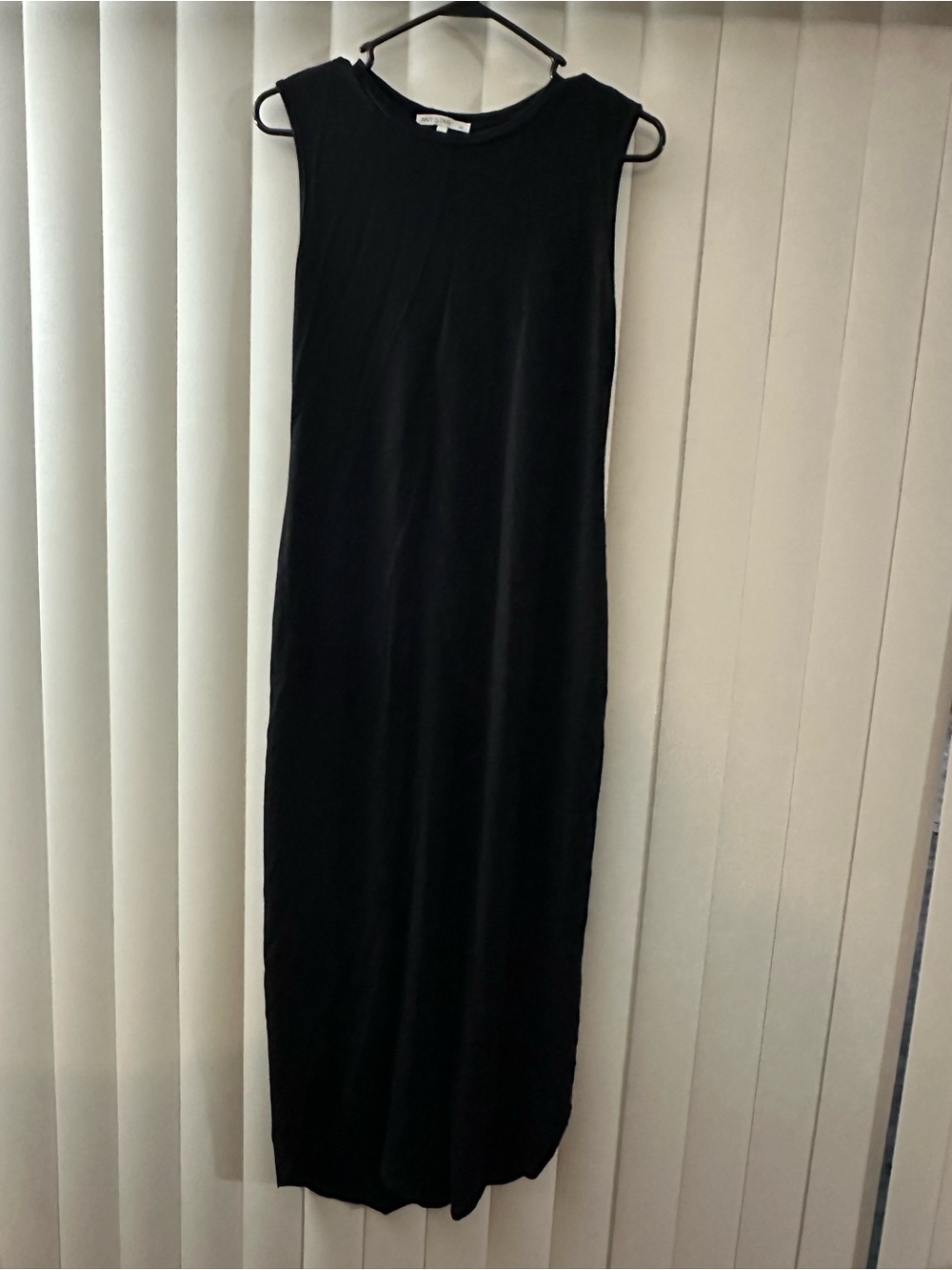 Sleeveless Black Maxi Dress — Minimalist Day-to-Night Staple